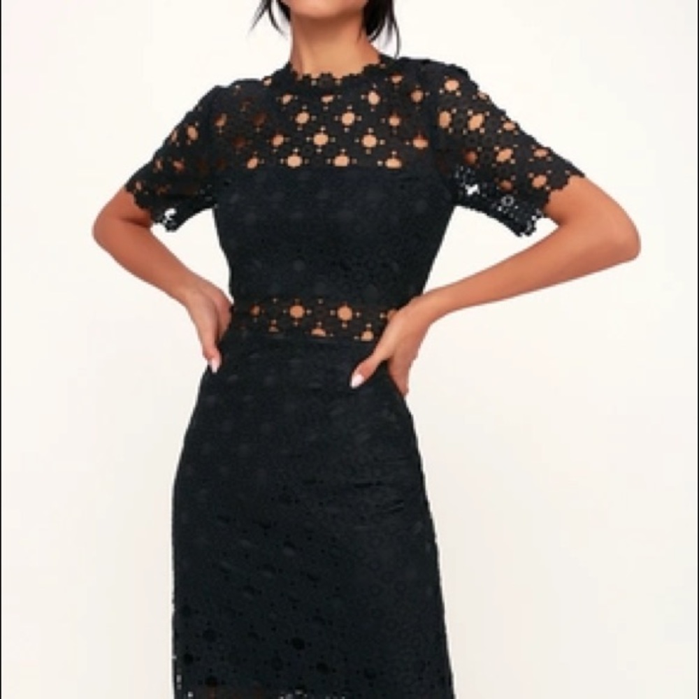Lulu’s Black Body-con Midi Dress